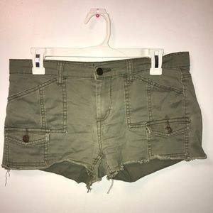 Lightly used army green shorts!
